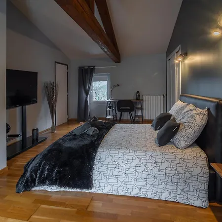 Les Pierres De Fonfage * Boissezon