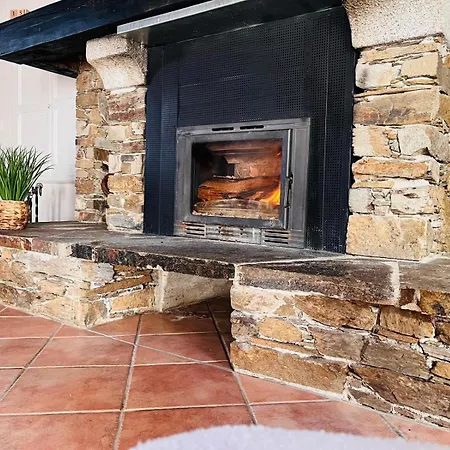 Вилла Les Pierres De Fonfage Boissezon