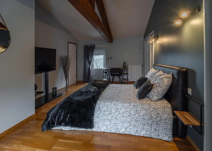 Les Pierres De Fonfage * Boissezon