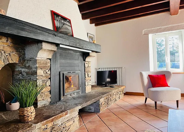 Les Pierres De Fonfage فيلة